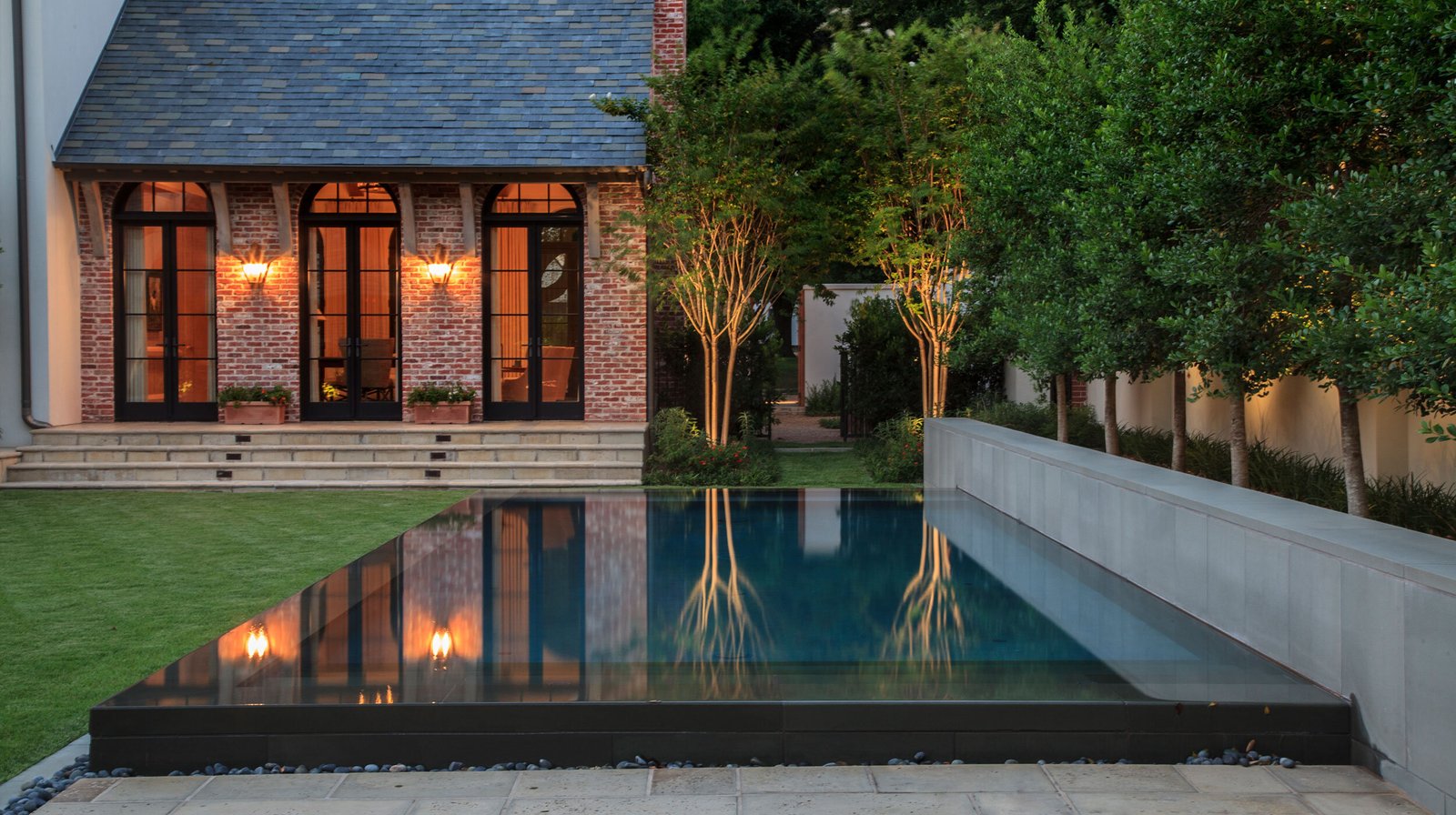 StudioOutside_GillonPlace_03.jpg