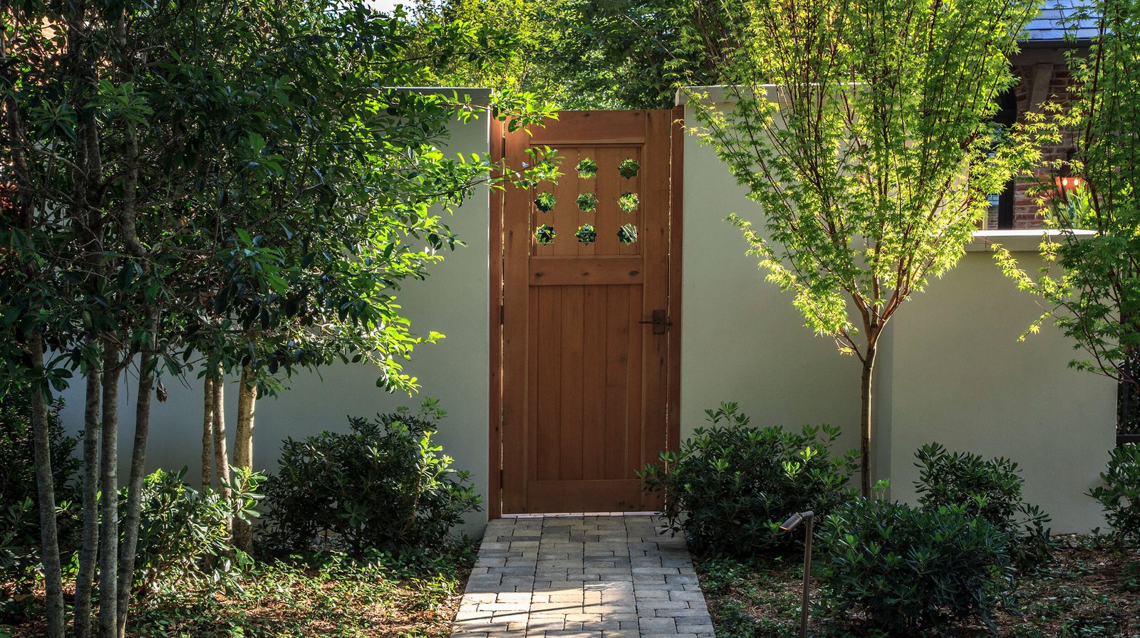 StudioOutside_GillonPlace_04.jpg