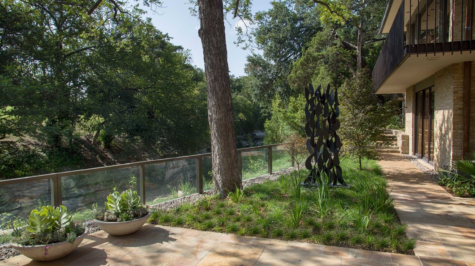 StudioOutside_MidcenturyCreekside_02.jpg