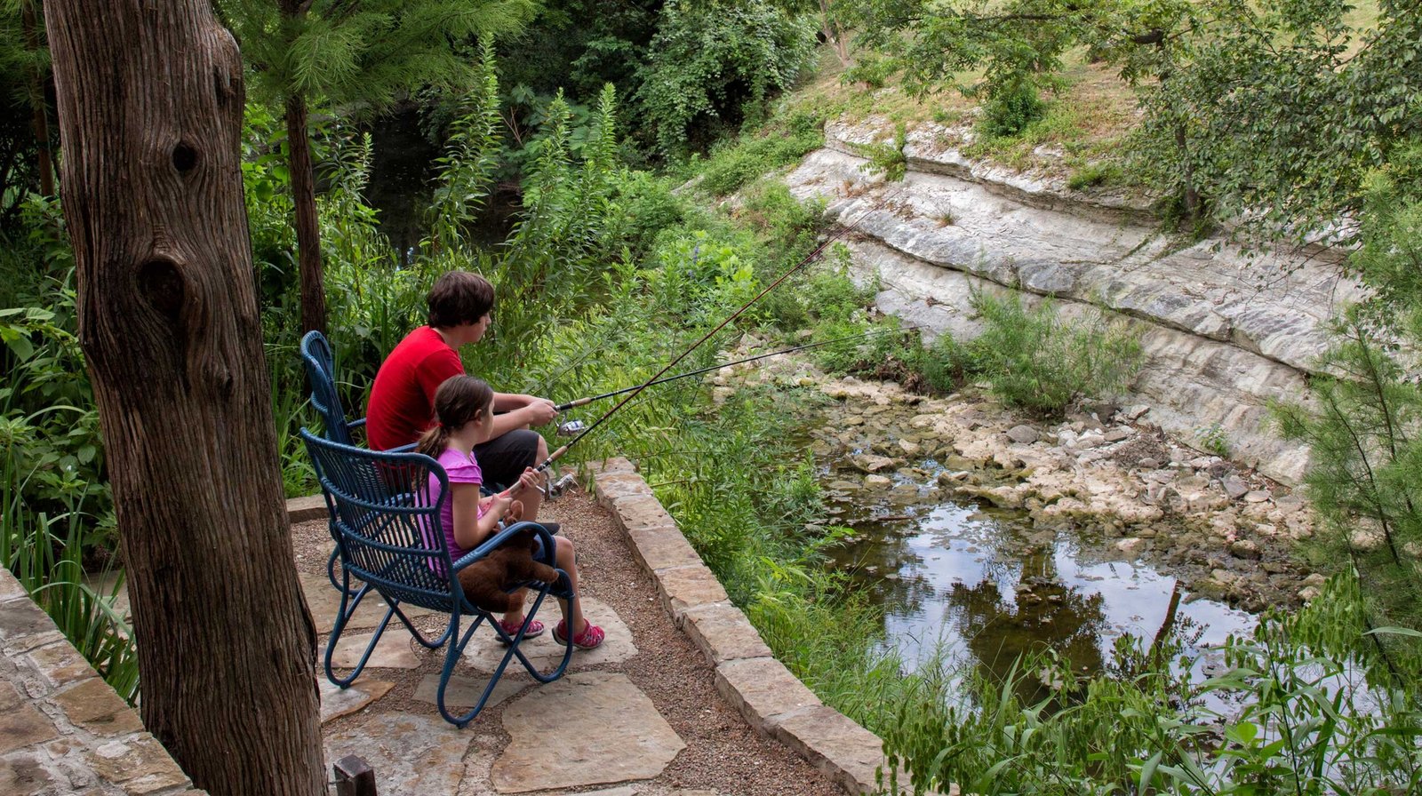 StudioOutside_MidcenturyCreekside_06.jpg