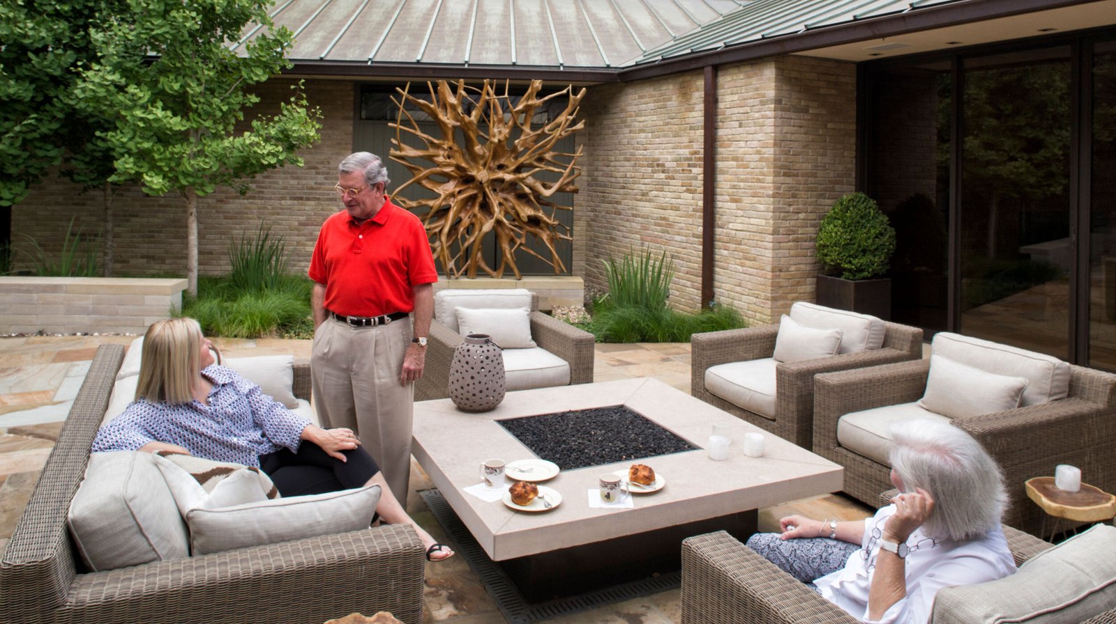 StudioOutside_MidcenturyCreekside_07.jpg