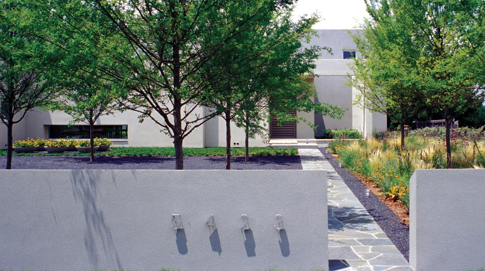 StudioOutside_SunlitHouse_04.jpg