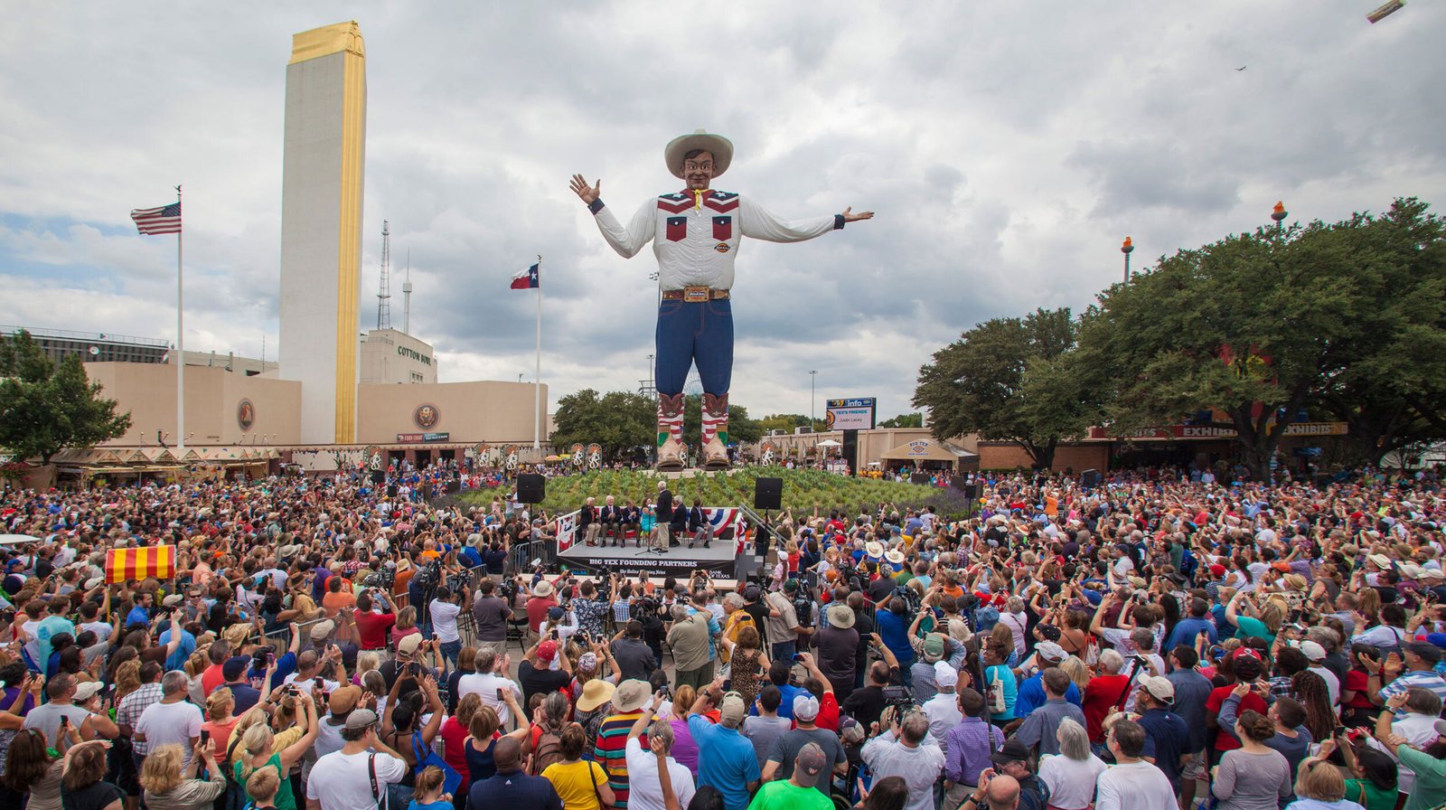 StudioOutside_Big Tex Circle_04.jpg