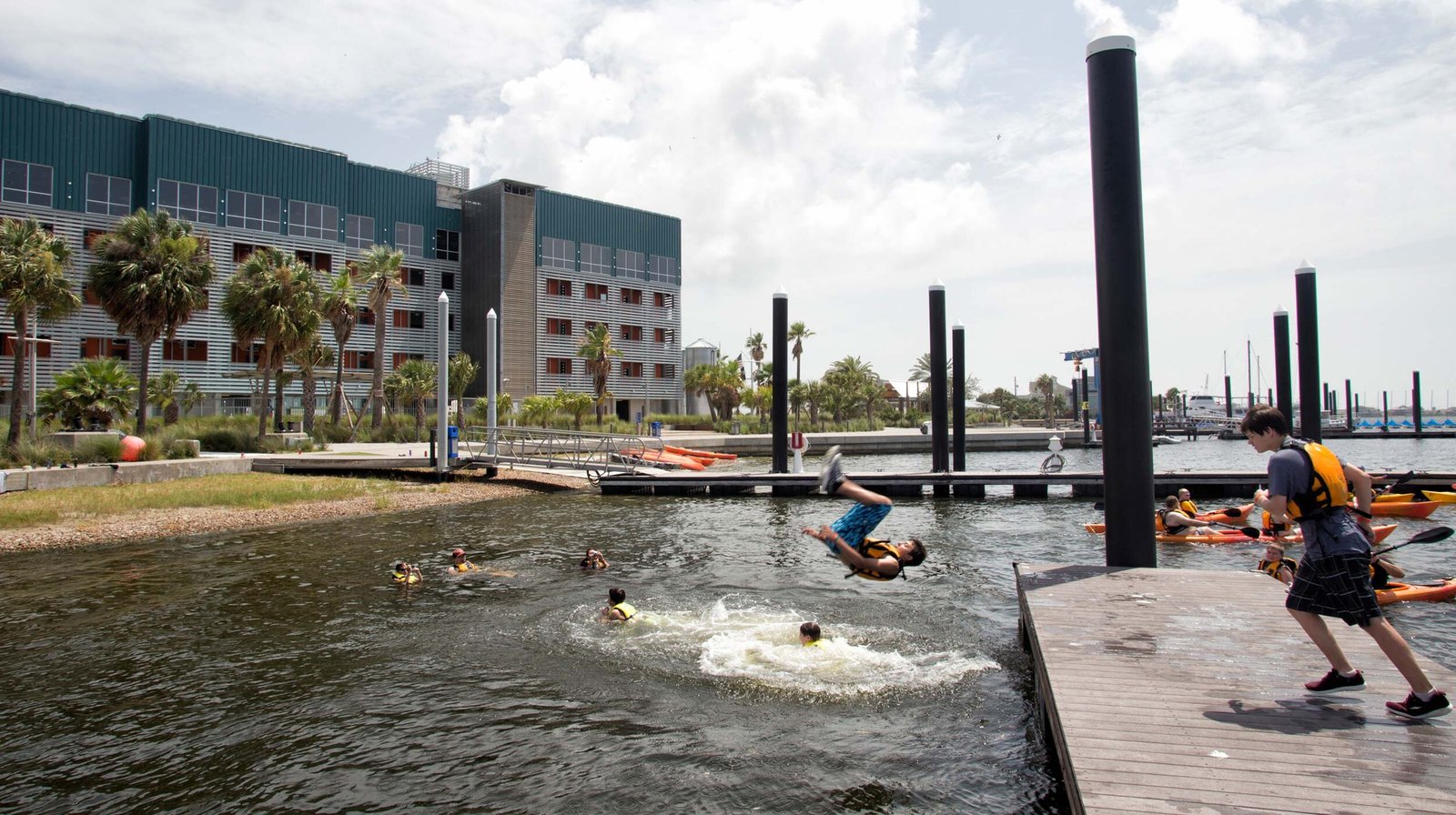 StudioOutside_SeaStarBaseGalveston_15.jpg
