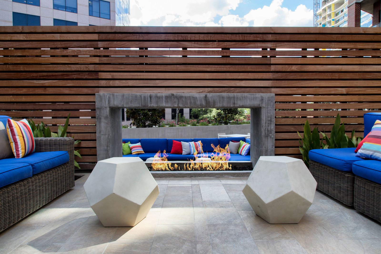 StudioOutside_McKinneyAvenueResidences_08.jpg