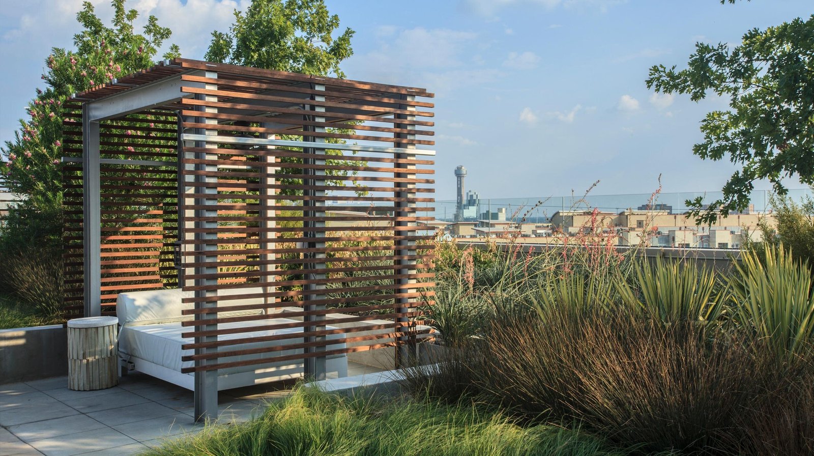 StudioOutside_1400HiLine_02.jpg