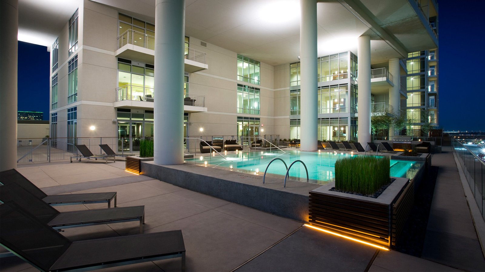 StudioOutside_HeightsatParkLane_06.jpg