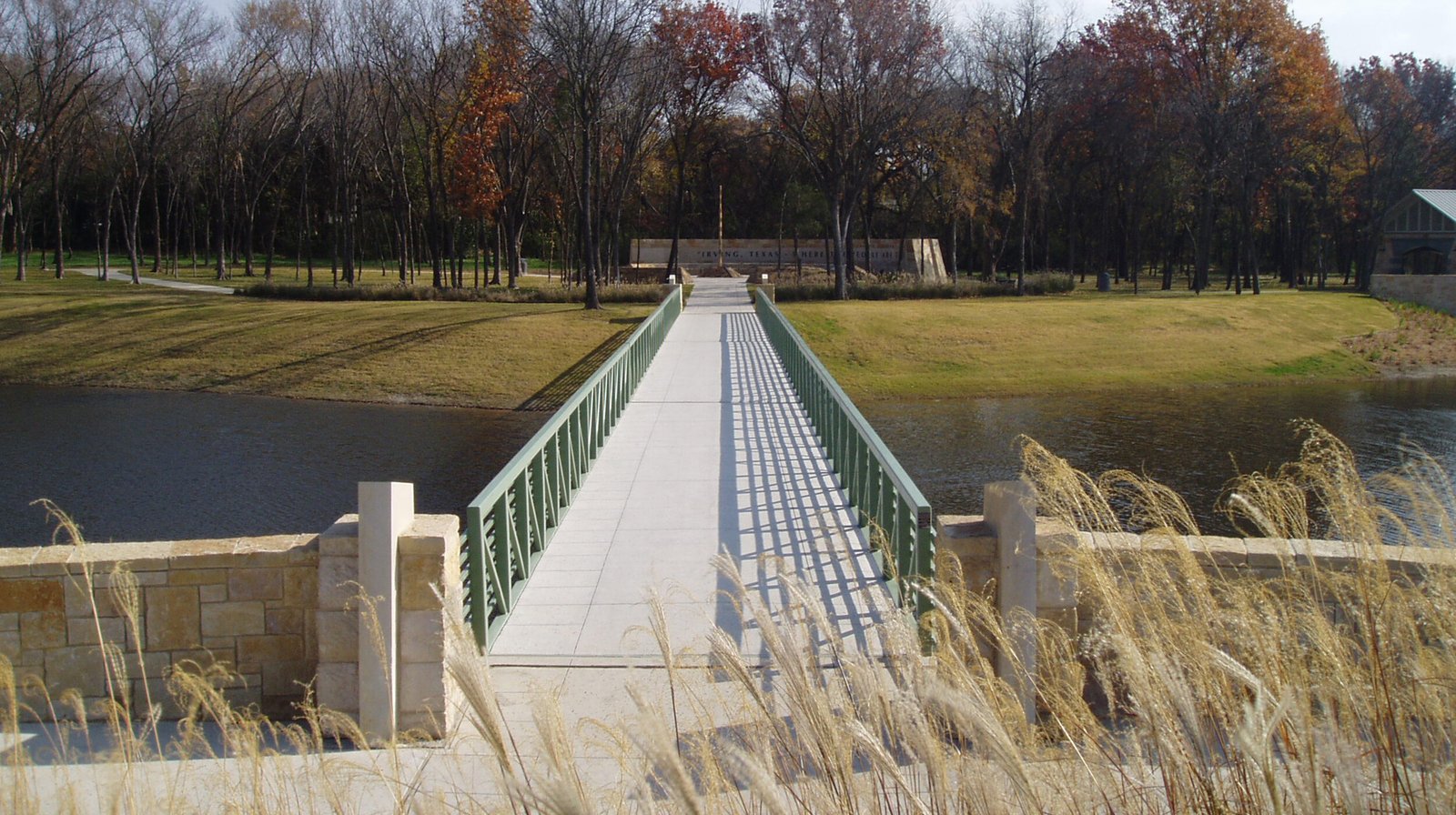StudioOutside_CentennialPark_06.jpg