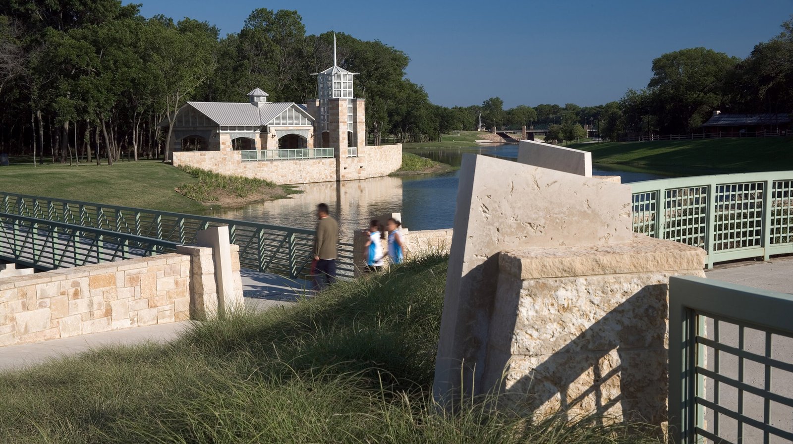 StudioOutside_CentennialPark_07.jpg