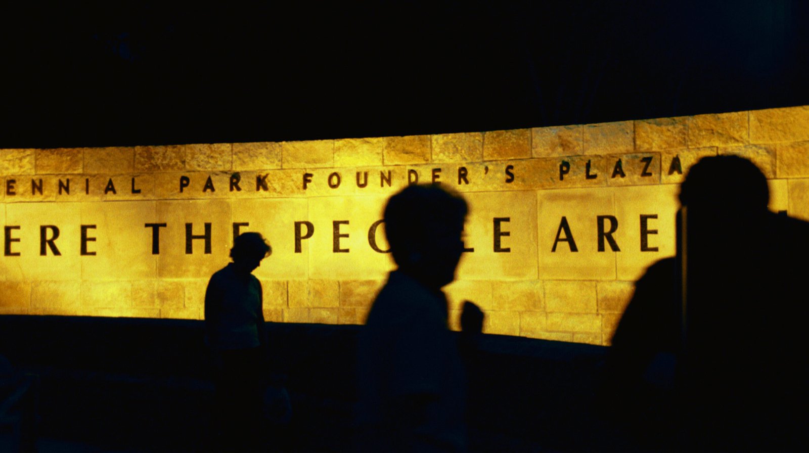 StudioOutside_CentennialPark_08.jpg