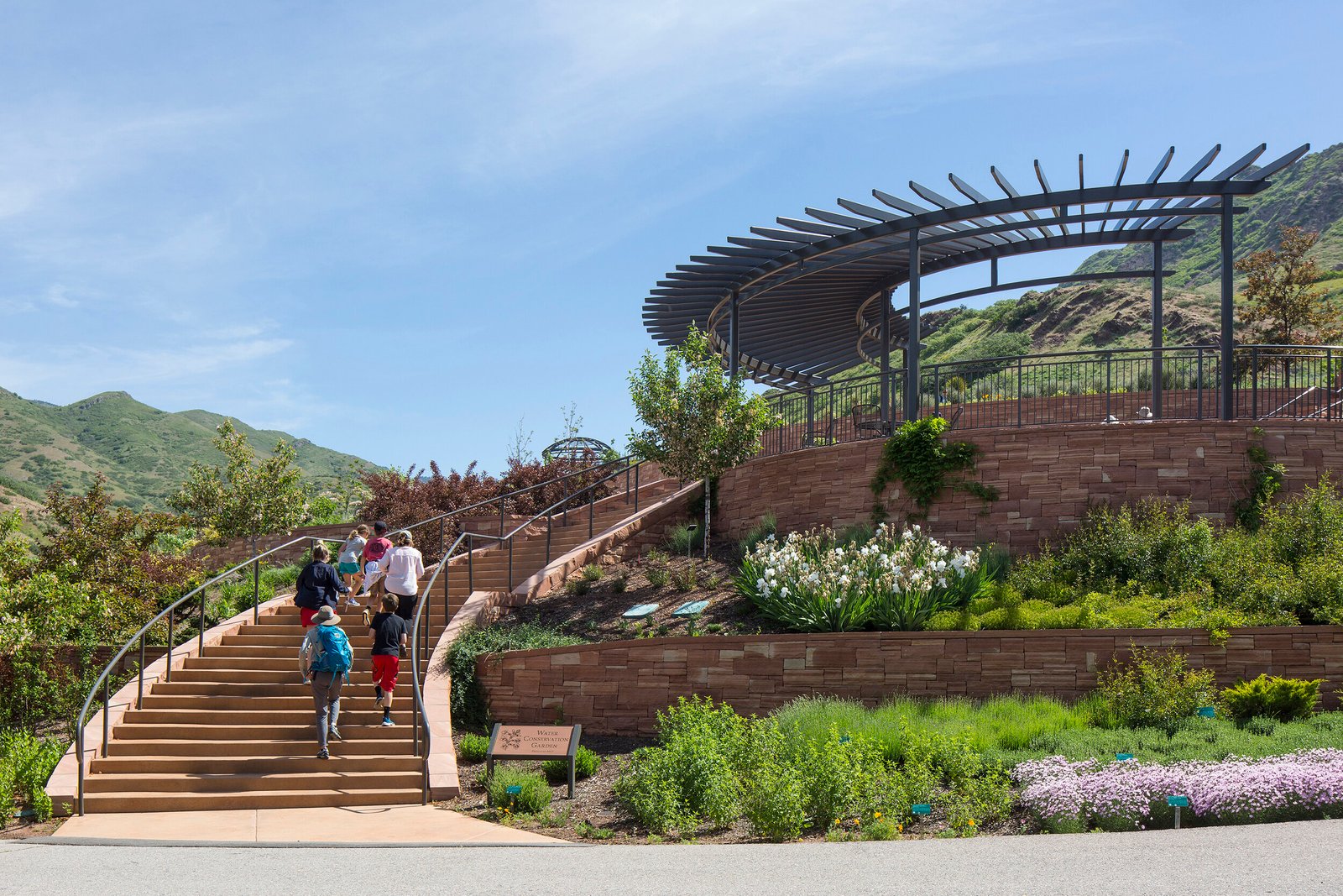 StudioOutside_WaterConservationGarden_06.jpg