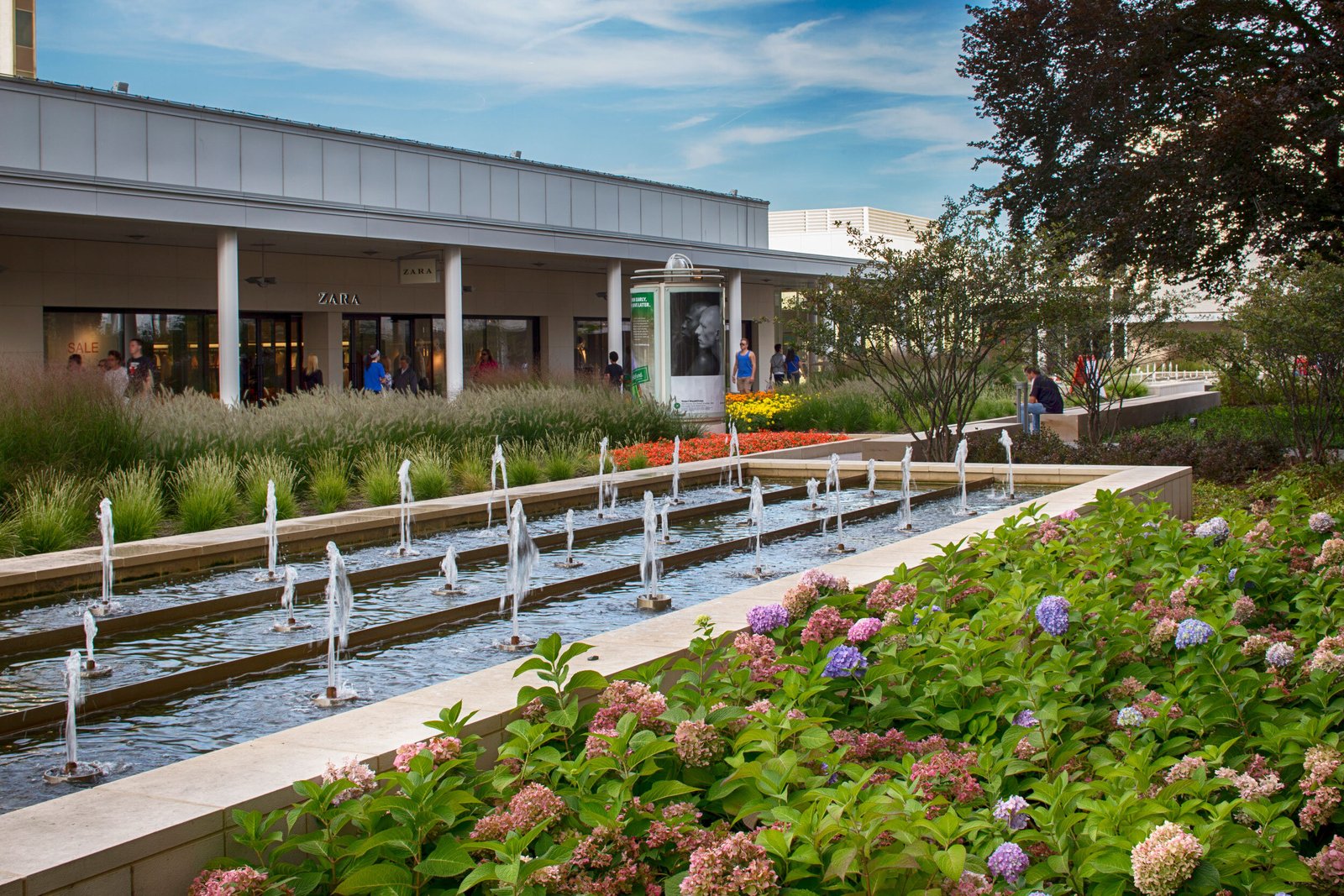 StudioOutside_OakbrookCenter_06.jpg