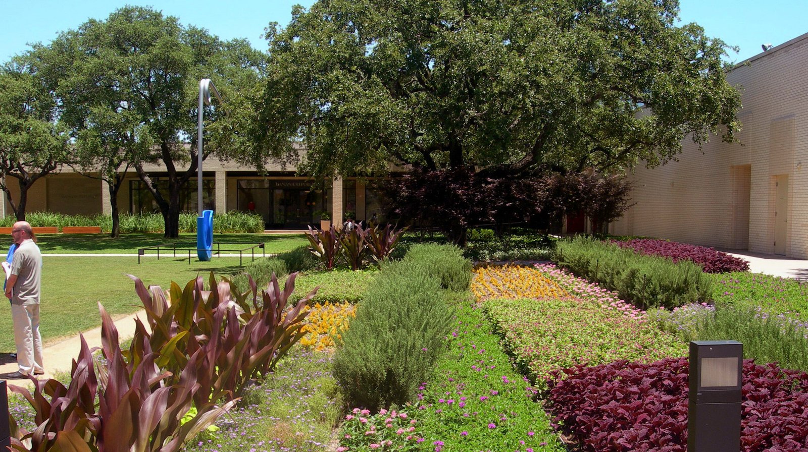 StudioOutside_NorthPark_Center_Garden_07.jpg