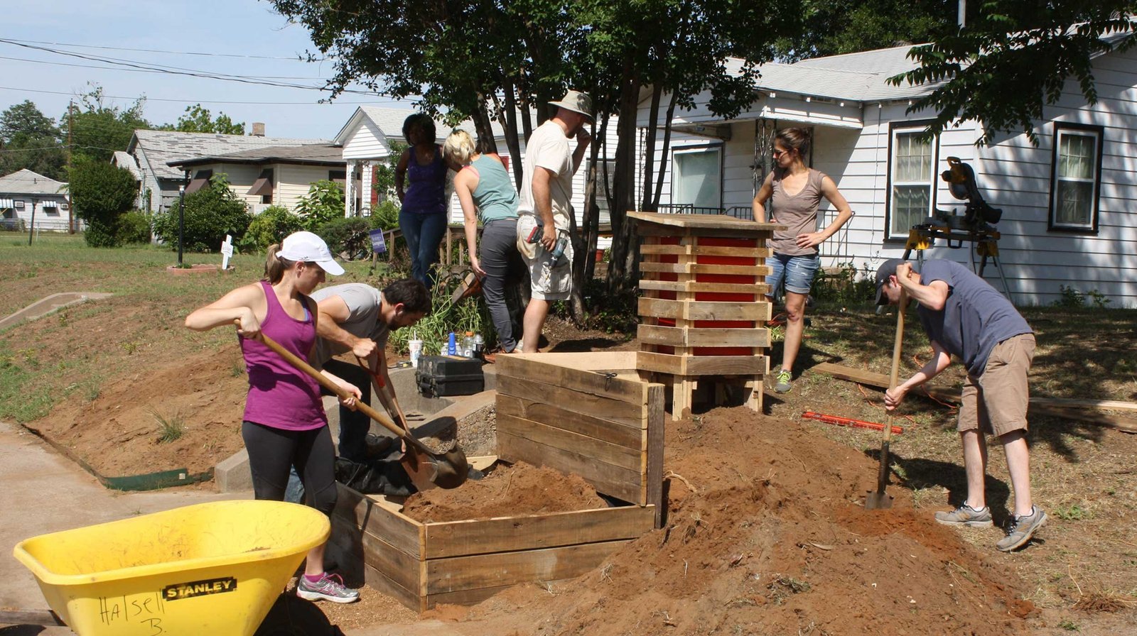 StudioOutside_LittleFreeLibrary_06.jpg
